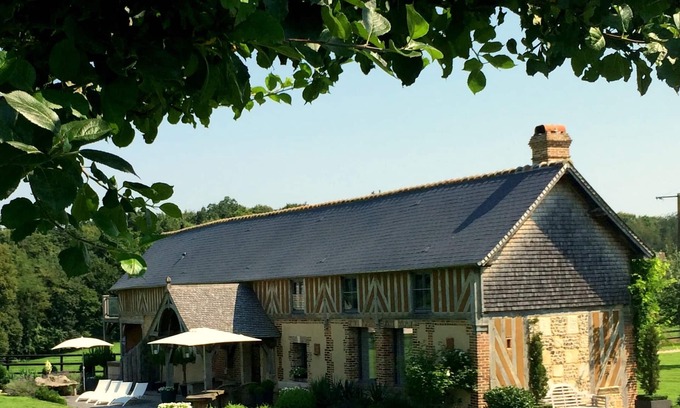 Tordouet House | House with character and atypical charm in a large park in Tordouet, Normandy