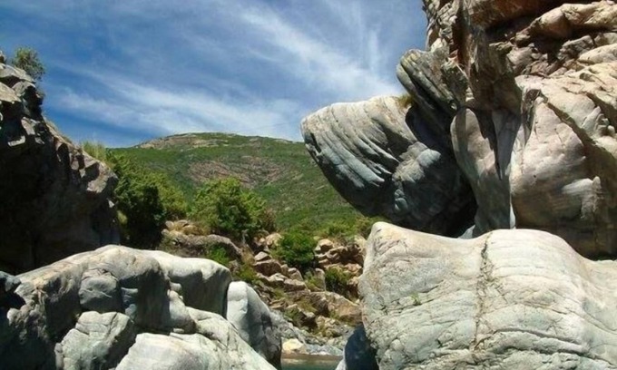 Galeria House | House with direct access to the natural pools of the Fango. Sleeps up to 6 people.