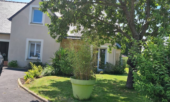 Pleurtuit House | House with enclosed garden-5 km from the beach