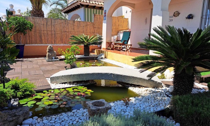La Marina House | House with garden next to the Natural Park of Salinas de Santa Pola and beaches