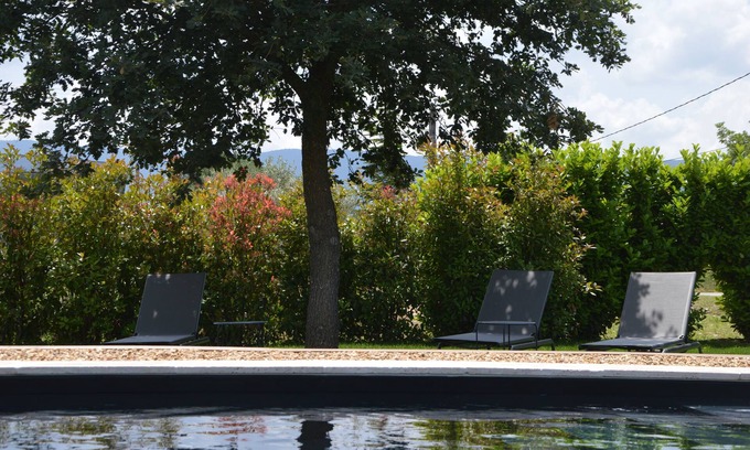 Cabrieres-d'Avignon House | House with swimming pool, terrace and private garden with panoramic view of the Luberon mountains