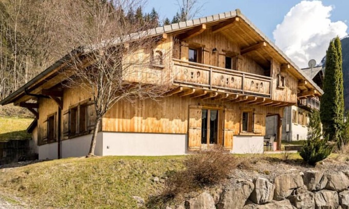 Morzine Ski Chalet | House with garden