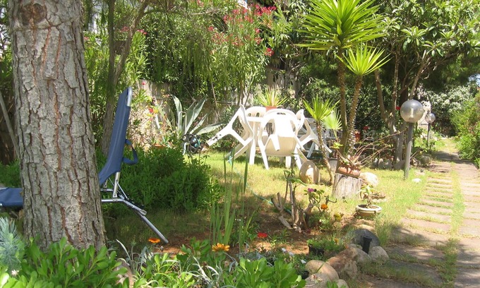 Porto Pino House | House with garden Lella