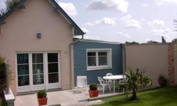 Dinard House | House with garden. one bedroom and mezzanine
