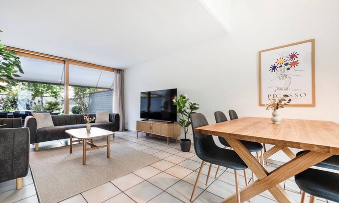Kreuzlingen House | House with garden, whirlpool, sauna and parking lot