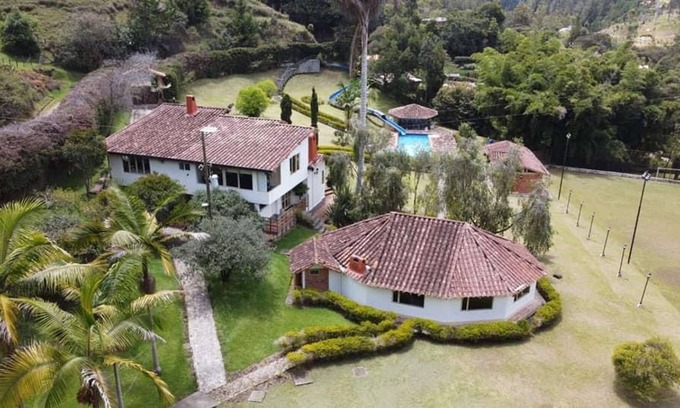 Kennedy House | HOUSE with Heated Pool and water slide Sleeps 30