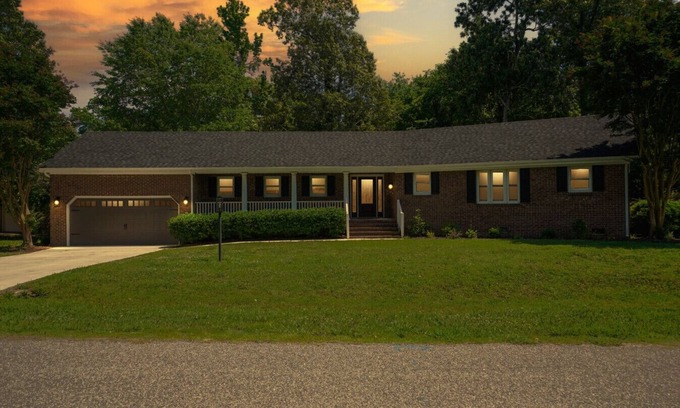 Snug Harbor House | House with Hot tub, close to Marina, in a Golf Course Community