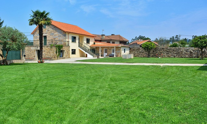 Oubina House | House with huge garden in Cambados