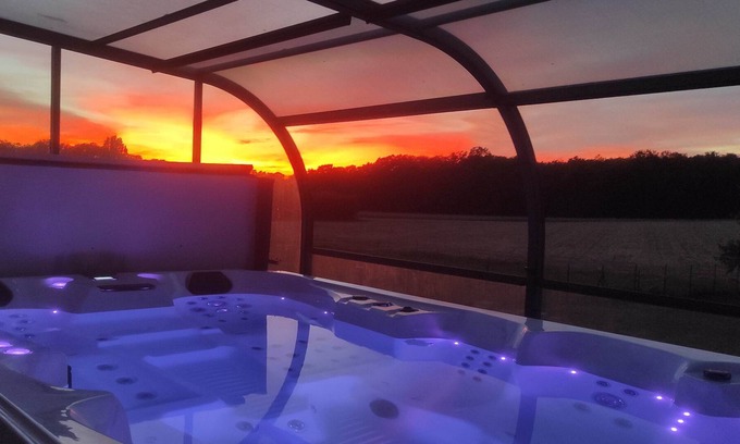 Villemarechal House | House with Jacuzzi for 5 people