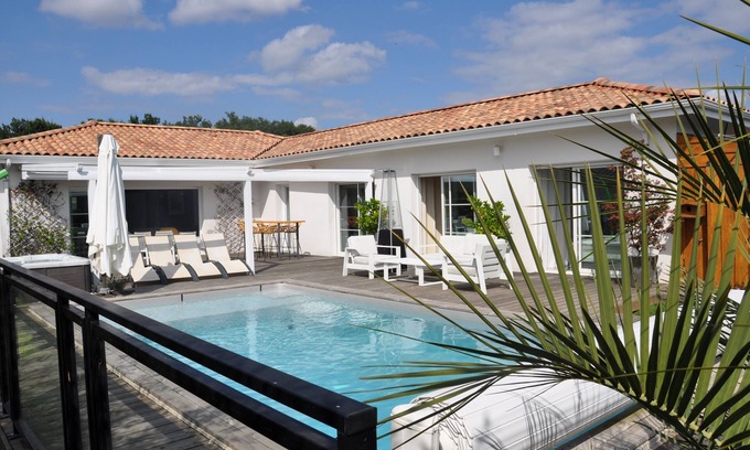 Bouliac House | House with jacuzzi and swimming pool just outside Bordeaux