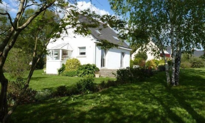 Saint-Philibert House | House with large terrace and fenced garden