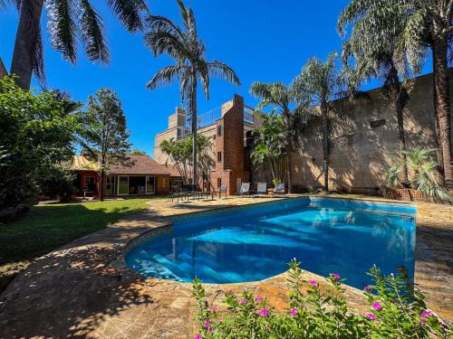 Posadas House | House with large garden and pool