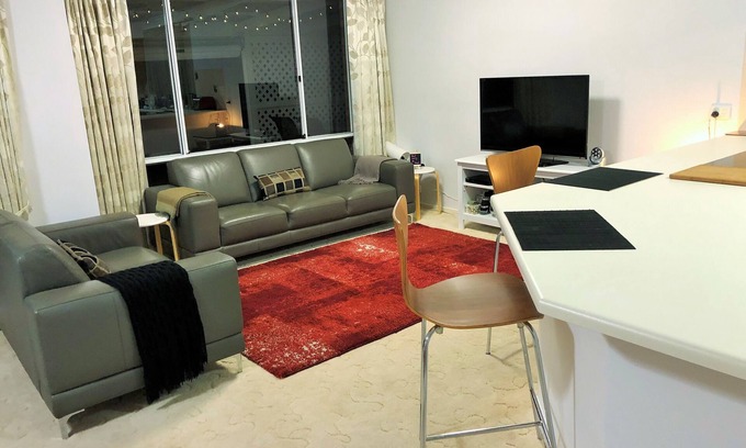 Encounter Bay House | House with ocean view/Bluff - short distance from beach and restaurants/cafes
