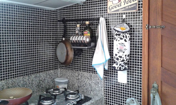 Guapimirim House | House with pool and barbecue in gated community!