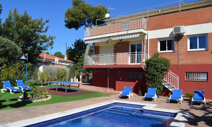 Cubelles Villa | House with pool, barbacue and garden, to 1500 meters from the fine sandy beach