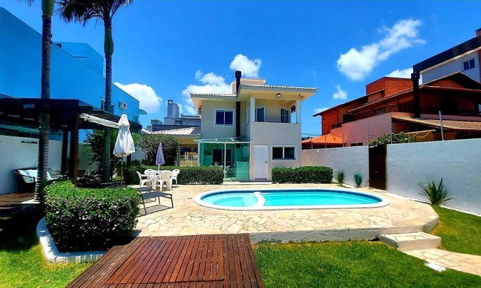 Ingleses Centro House | House with pool near the beach