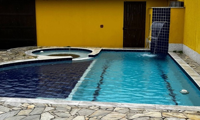 Martim de Sa House | House with pool on Martins Sá beach