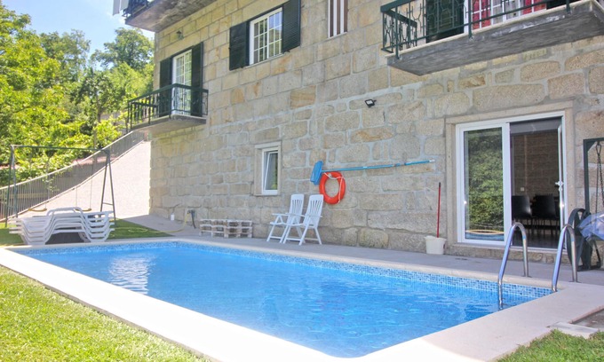 Terras de Bouro Ski Chalet | House with private pool near Gerês