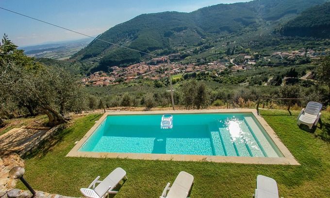 Buti House | House with private pool and stunning panoramic views 20km from Pisa, Lucca, sea