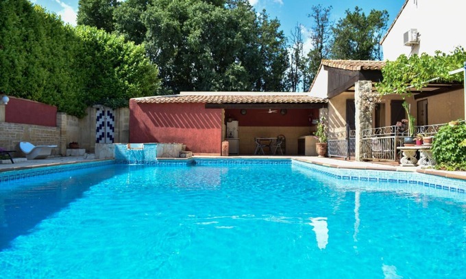 Sernhac House | House with private pool and garden, near Pont-du-Gard