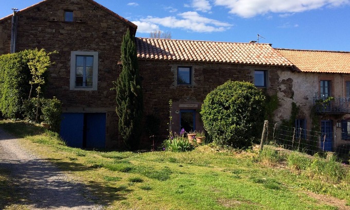 Laval-Roqueceziere House | House with swimming pool (shared)