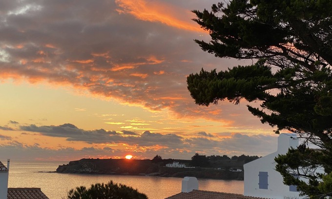 Ile d'Yeu House | House with sea view - Plage Vieilles - 4 bedrooms - sleeps 8