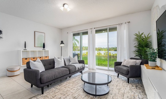 Bridgewater Crossing House | House with stunning lake views
