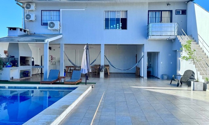 Posadas House | House with swimming pool, barbecue area and large patio