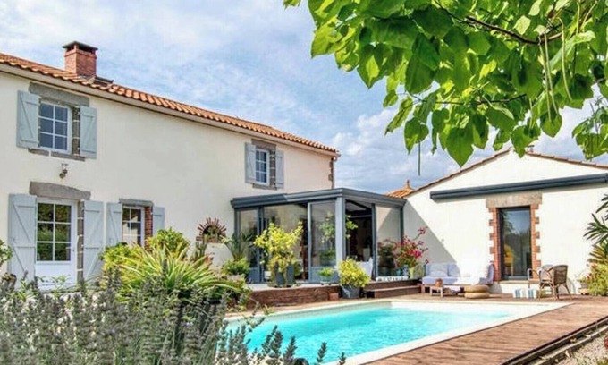 Poiroux House | House with swimming pool between land and sea - Vendée Globe - Puy du Fou - France