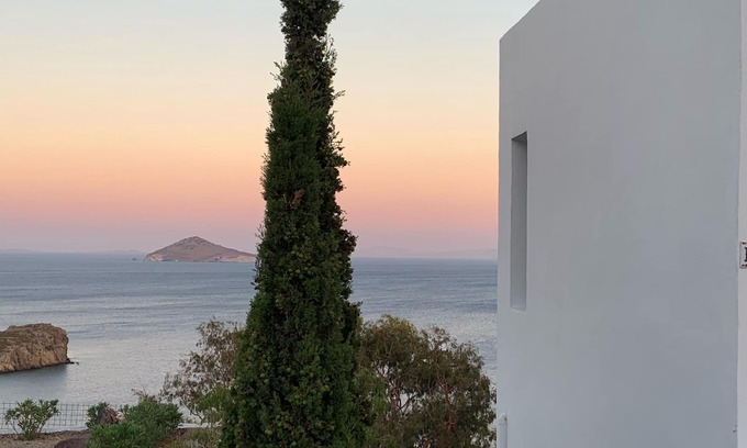 Skala House | House with two lofts overlooking the sea/house with two lofts is facing the