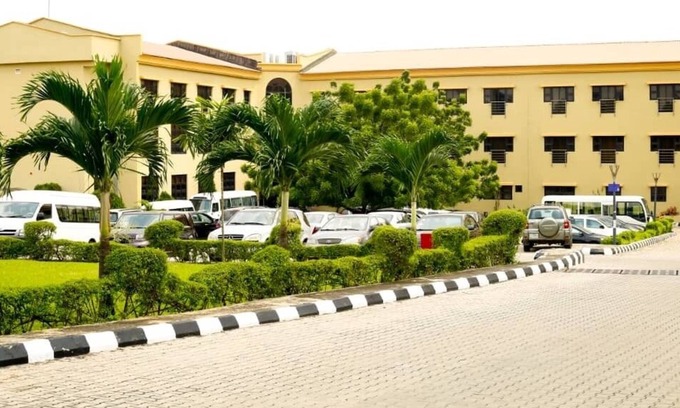 Ojodu Hotel | House5 Royal Comfort Ltd