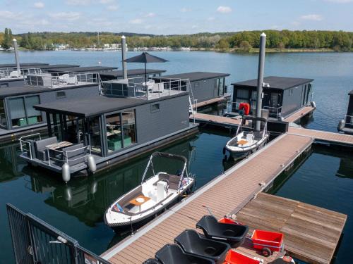 Middelaar Boat Rental | Houseboat at Mookerplas with Barrel Sauna