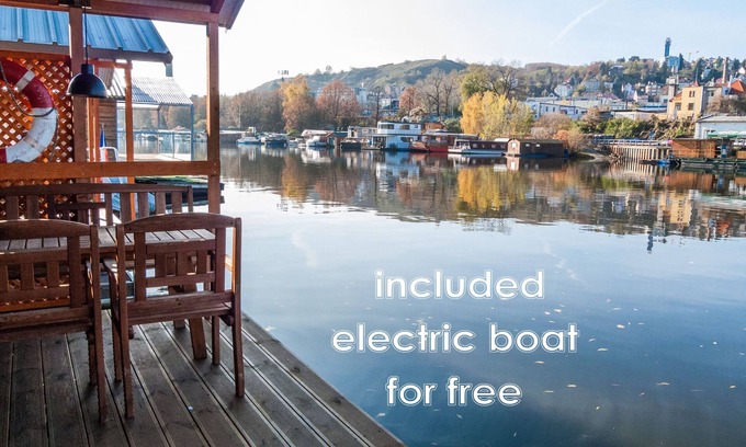 Smichov Boat Rental | Houseboat Franklin + electric boat, max. 6 person