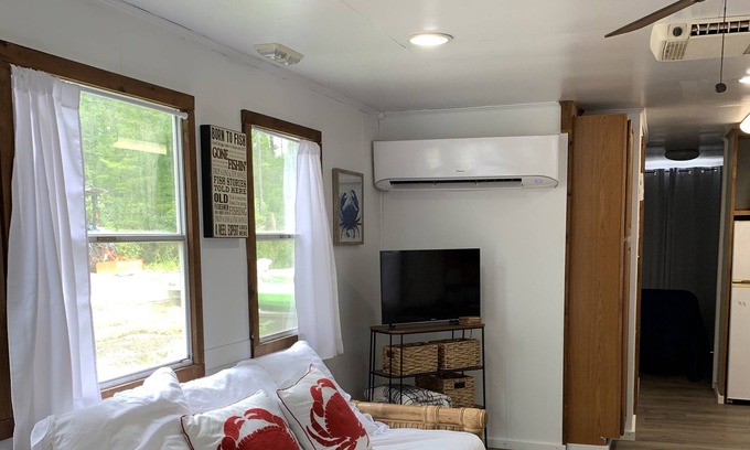 Westlake Boat Rental | Houseboat retreat!