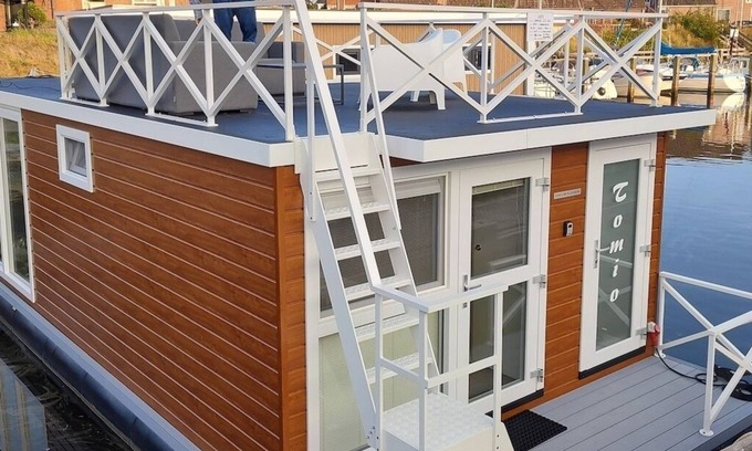 Monnickendam Boat Rental | Houseboat Tomio NS001