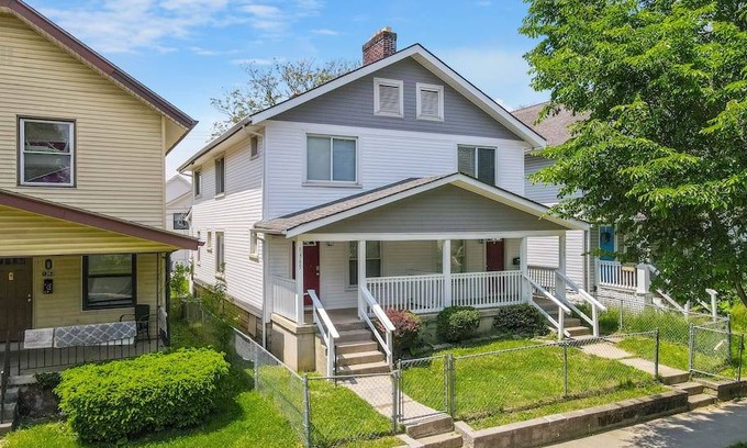 Weinland Park Villa | Housepitality - Central City Townhouse - Walking!!