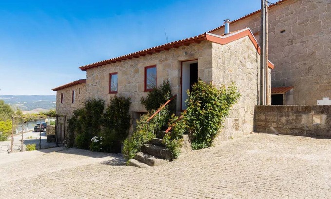 Atei House | Houses of Vila Pouca - House of the Horse
