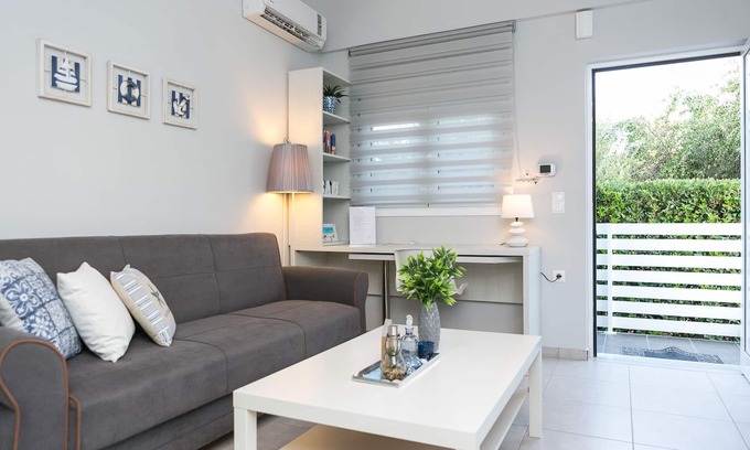 Kato Gouves House | Housing Unit, close to the sea