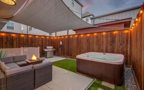Washington Ave./ Memorial Park House | Houston Central Location - Stylish with Jacuzzi