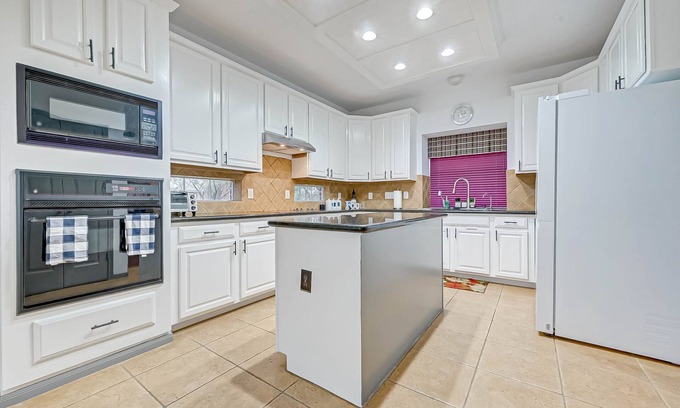 FM 1960 House | Houston-Cypress Spacious Home