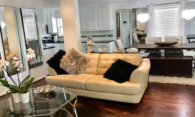 Woodland Heights House | Houston Heights 3 Bedroom Cottage-Elegant, Convenient, Fresh and Modern