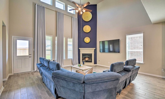 Northeast Houston House | Houston Home w/Private Yard - 16 Mi to Dtwn