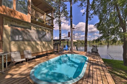 Barrett House | Houston Riverfront House with Deck and Private Dock!