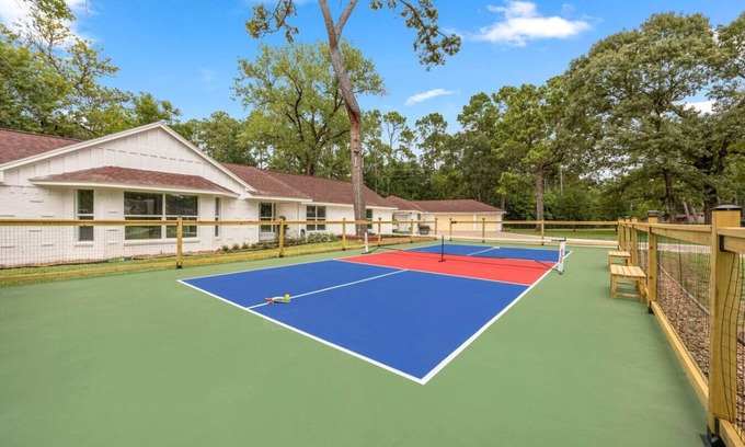 Barker Apartment | Houston Social Court & Event, Pickleball, Billiard