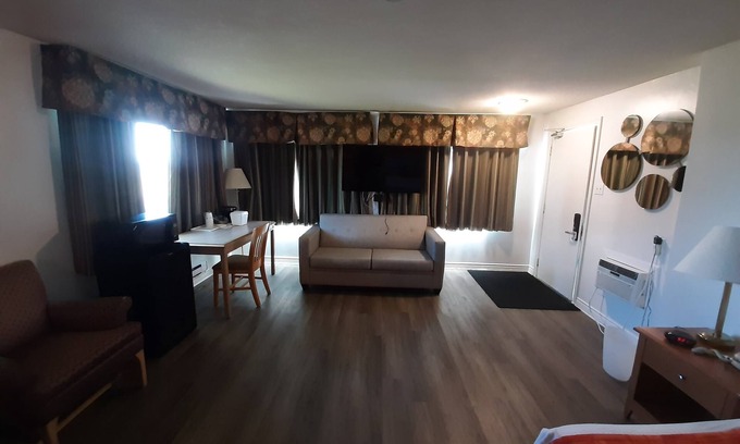 Woodstock Hotel | Howard Johnson by Wyndham Woodstock NB