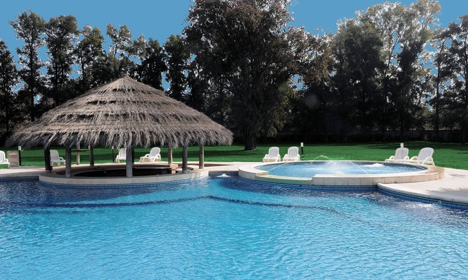 Pilar Centro Hotel | Howard Johnson by Wyndham Resort Pilar