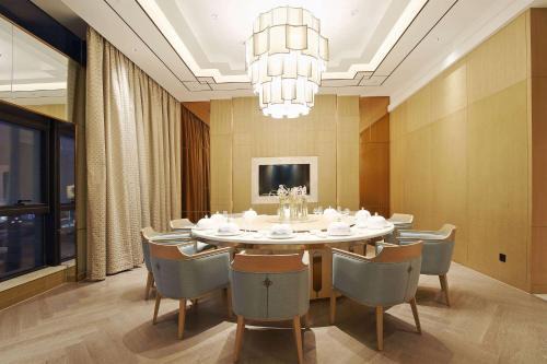Chenghai Hotel | Howard Johnson Glory Plaza Chenghai