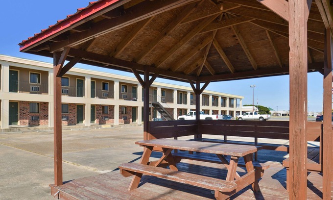 Eunice Hotel | Howards Inn Motel