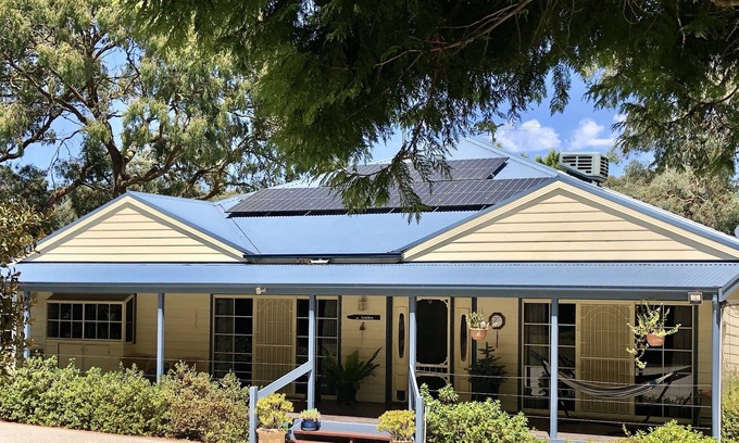 Heathcote Junction House | Howay Retreat - your relaxing home away from home.