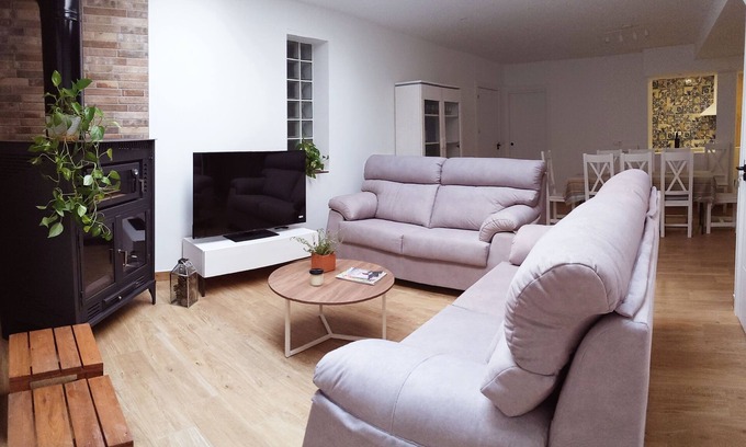 Casas de Haro Cottage | HOYA DEL AGUA COUNTRY HOUSE: a charming village house🌲🏠🧡🌱